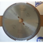 LAME CIRCULAIRE CARBURE BOIS - DIAMÈTRE 260MM - ALÉSAGE 30MM - 80 DENTS ALTERNÉES NÉGATIVES - EP 2,5/1,8 - AKE