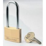 MASTER LOCK CADENAS LAITON MASSIF 50 MM ANSE 64 MM AVEC 2 CLÉS