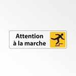 LOT DE 3 - PANNEAU ADHÉSIF - ATTENTION À LA MARCHE TRÉBUCHEMENT - ISO 7010 150 X 47 MM BLANC