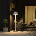 KONSTSMIDE LAMPADAIRE LED POMEZIA POUR EXTÉRIEUR, USB, BLANC