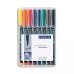STAEDTLER POCHETTE DE 8 FEUTRES POUR RÉTROPROJECTION POINTE MOYENNE ENCRE PERMANENTE ASSORTIS LUMOCOLOR