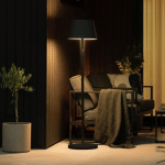 KONSTSMIDE LAMPADAIRE LED POMEZIA POUR EXTÉRIEUR, USB, NOIR