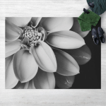 MICASIA - TAPIS EN VINYLE - IN THE HEART OF A DAHLIA BLACK AND WHITE - PAYSAGE 3:4 DIMENSION HXL: 75CM X 100CM