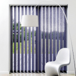 STORE À BANDES VERTICALES SUR MESURE, LAMES LARGEUR 127 MM EN  POLYESTER TAMISANT COLORIS GRIS ANTHRACITE
