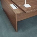 BUREAU RETOUR À DROITE L 180 X P 90 CM PLATEAU ET RETOUR NOYER PIÈTEMENT PLEIN ESSENZZA