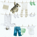 PAPIER PEINT INTISSÉ CHAMBRE ENFANT MOTIF OURSON | PAPIER PEINT CHAMBRE BÉBÉ BLEU, GRIS & VERT | TAPISSERIE CHAMBRE ENFANT OURSON & VÊTEMENTS - 10,05