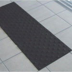 DALLE PODOTACTILE ADHÉSIVE STAIRTECH POUR INTÉRIEUR - 450X412 MM - GRIS DINAC