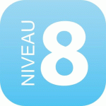 PLAQUE SIGNALÉTIQUE EN DRAPEAU PLEXI - NIVEAU 8 (BLEU CLAIR)